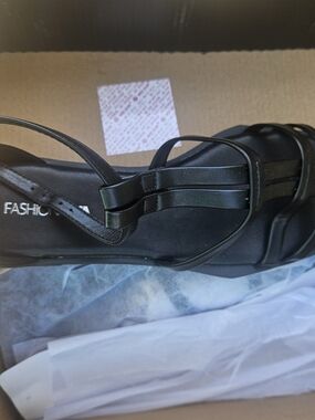 Fashion Nova Black Strappy Slide Sandals Roman Size 8